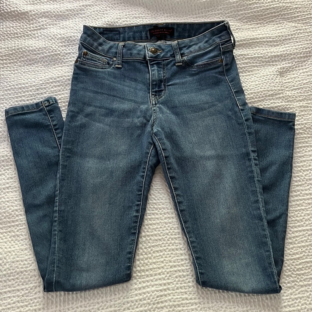 Mid rise skinny jeans